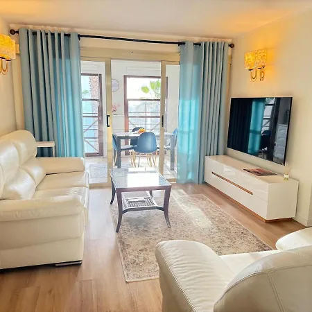 Apartment Luxury Unique Flat With 2 Swimming Pools