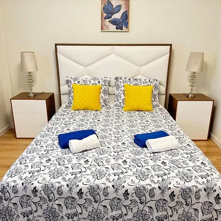 Apartment Luxury Unique Flat With 2 Swimming Pools