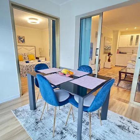 Luxury Unique Flat With 2 Swimming Pools Apartment